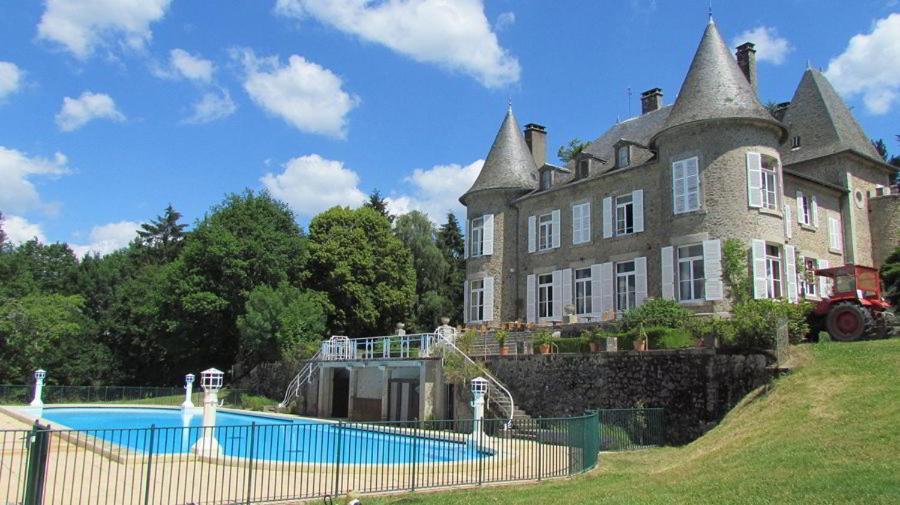 Chateau Le Mialaret Neuvic  ภายนอก รูปภาพ