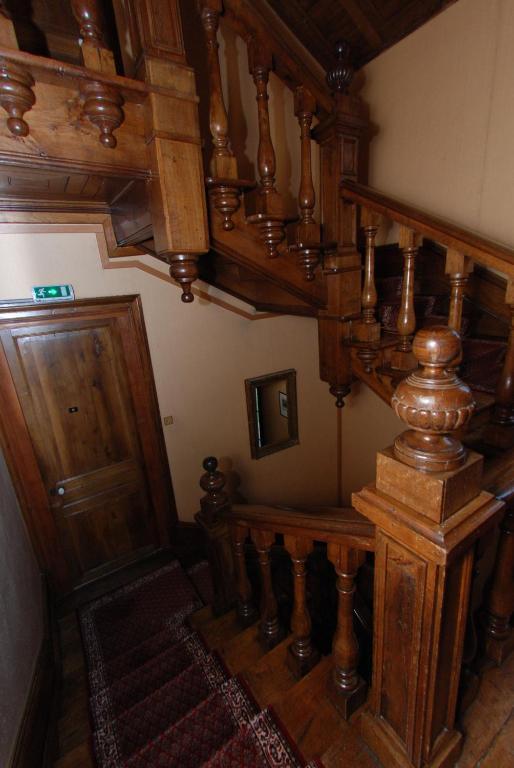 Chateau Le Mialaret Neuvic  ภายนอก รูปภาพ