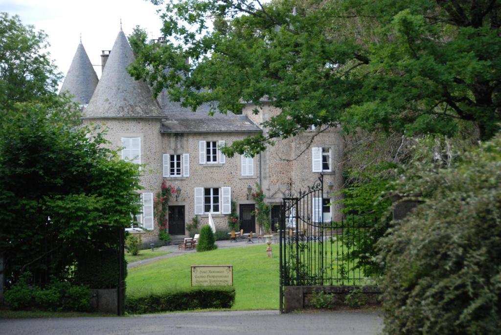 Chateau Le Mialaret Neuvic  ภายนอก รูปภาพ